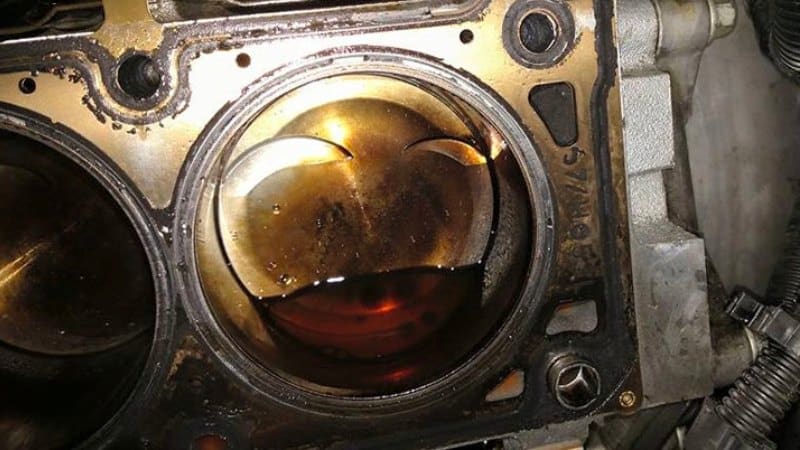 Oil leaking to combustion chamber