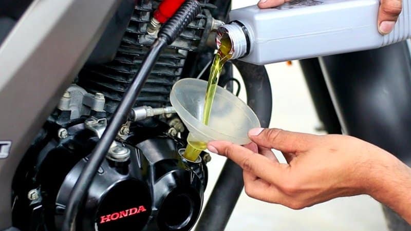 Filling Engine Oil in Motorcycle